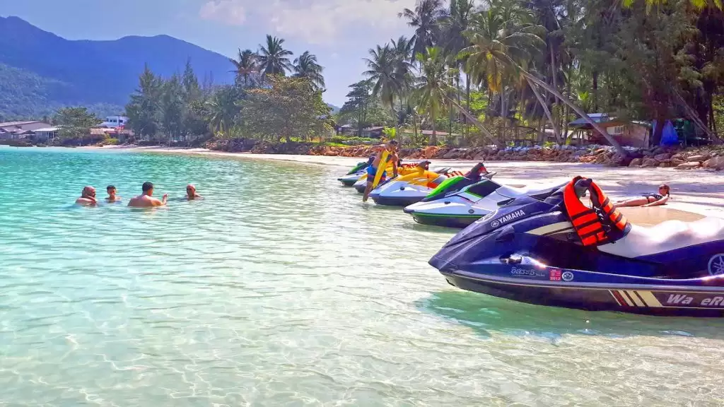 Koh samui’s must-do beach adventures you can’t miss Jet skiing - the most fun beach adventure in koh samui