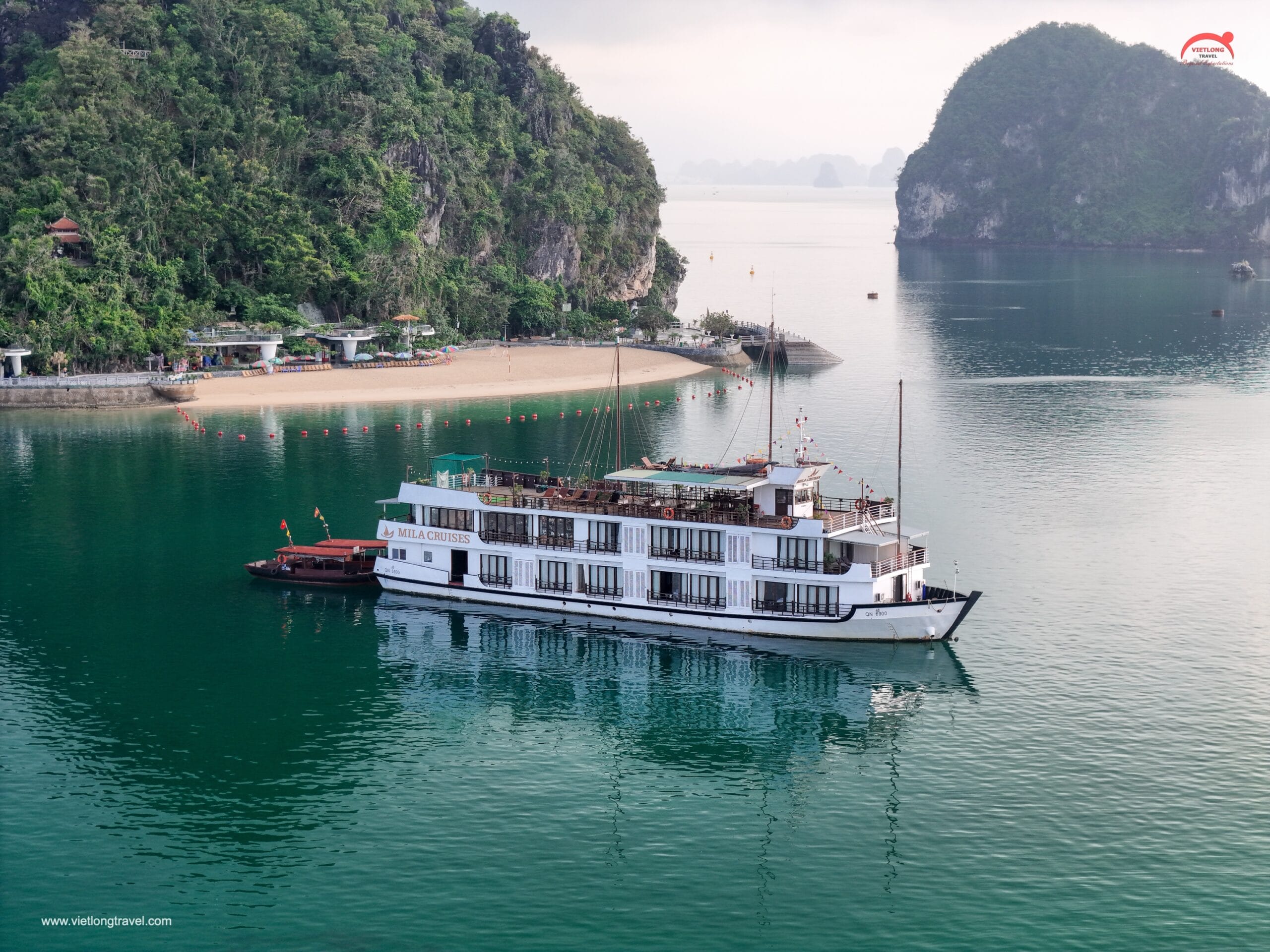 How to combine halong bay cruise with hanoi train travel Why-choose-halong-overnight-cruise-top-attractions-activities-itineraries
