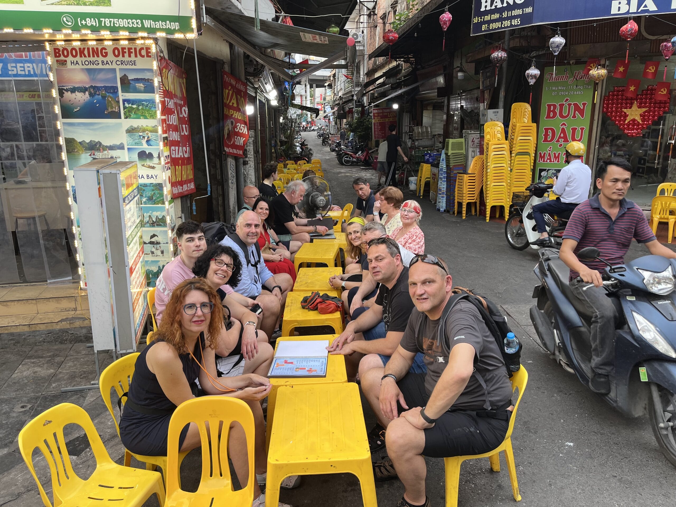 Street-food-in-vietnam-and-cambodia-how-to-eat-safely-for-your-stomach