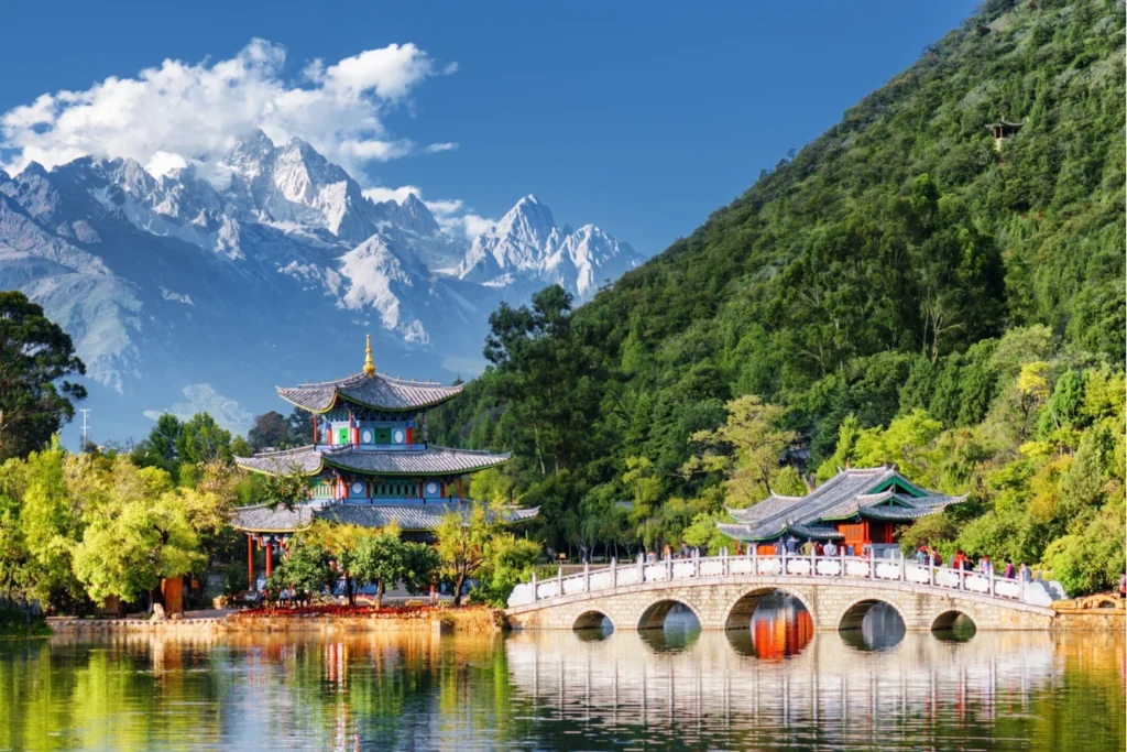 Top scenic routes for a memorable china adventure Top-scenic-routes-for-a-memorable-china-adventure